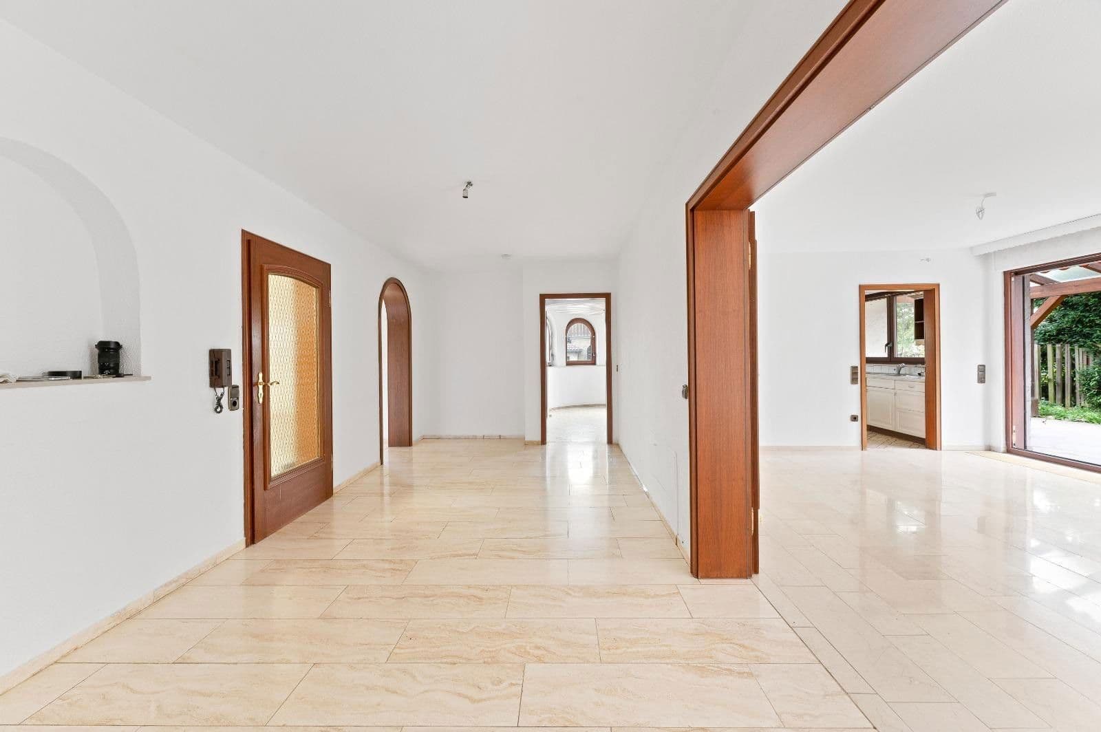 Predaj domu 320 m², pozemek 538 m², Gustav-Werner-Straße 10, Bönnigheim, Bádensko-Wurttembersko Predaj domu 320 m², pozemek 538 m², Gustav-Werner-Straße 10, Bönnigheim, Bádensko-Wurttembersko