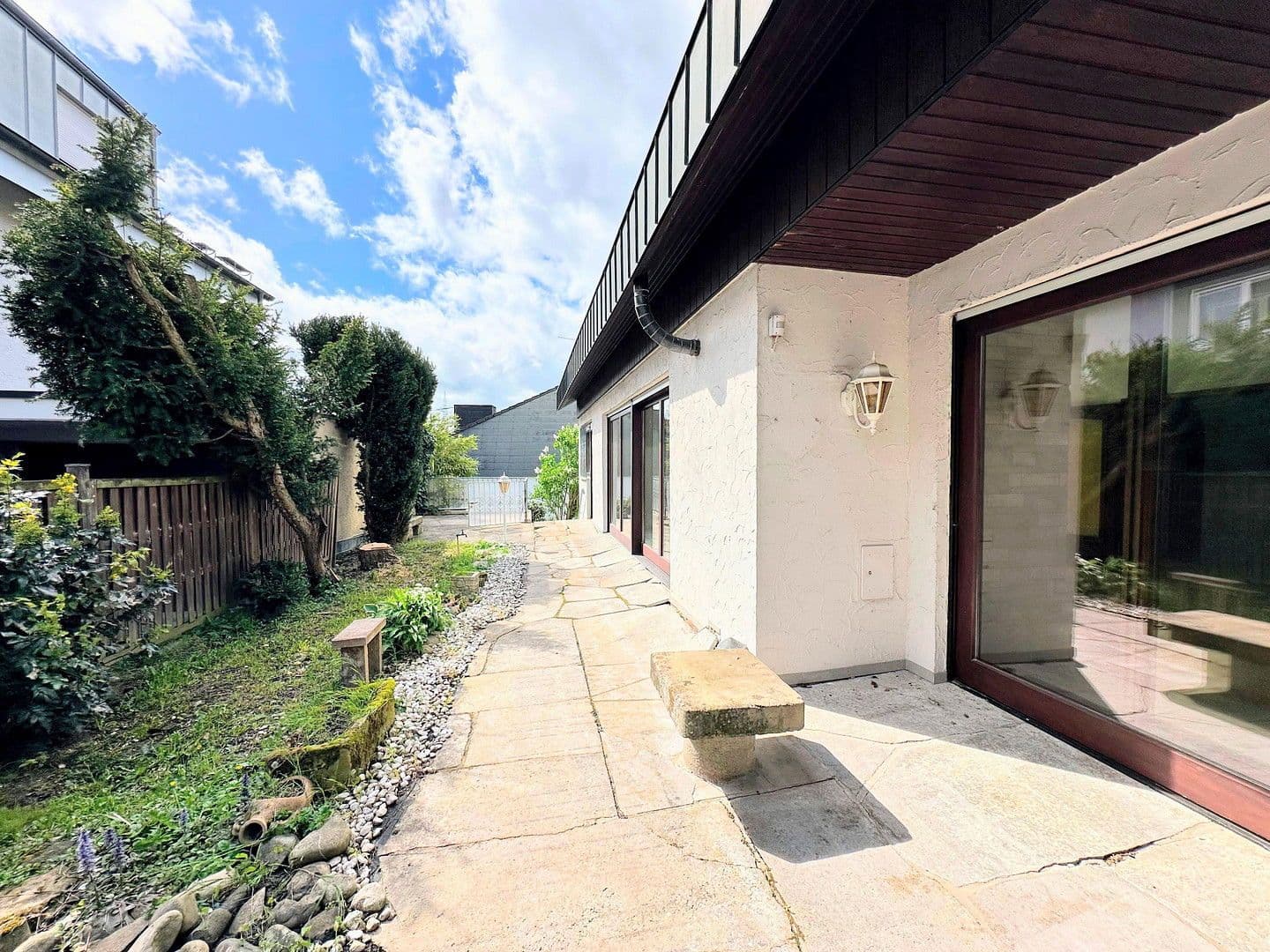 Predaj domu 320 m², pozemek 538 m², Gustav-Werner-Straße 10, Bönnigheim, Bádensko-Wurttembersko Predaj domu 320 m², pozemek 538 m², Gustav-Werner-Straße 10, Bönnigheim, Bádensko-Wurttembersko