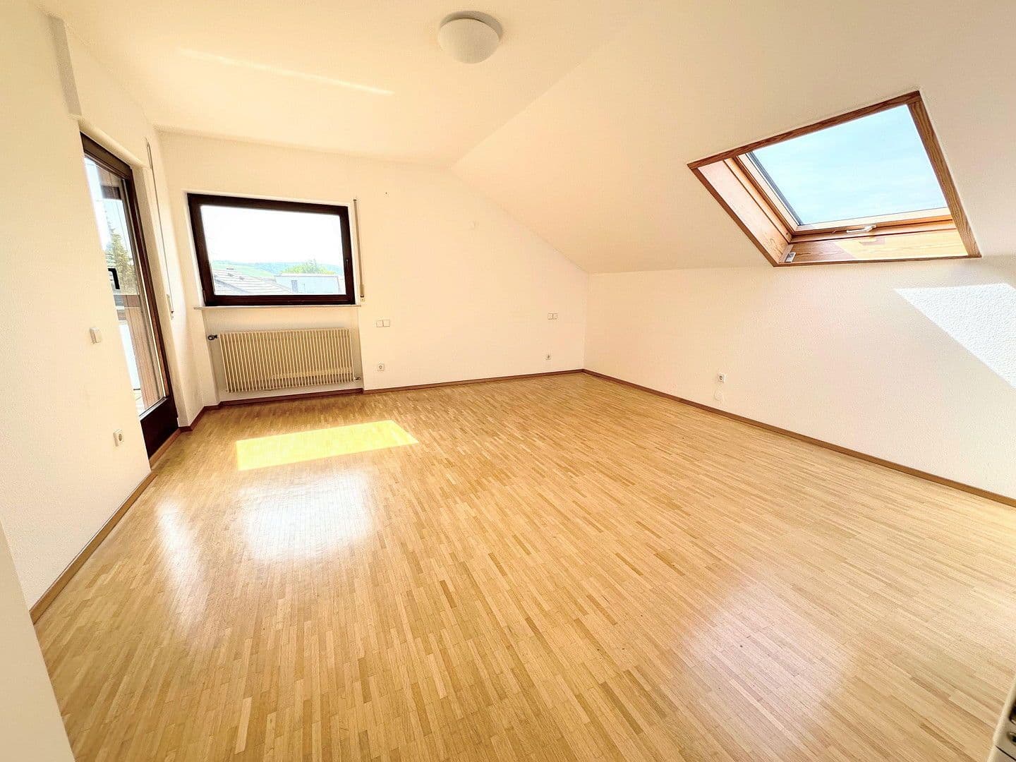 Predaj domu 320 m², pozemek 538 m², Gustav-Werner-Straße 10, Bönnigheim, Bádensko-Wurttembersko Predaj domu 320 m², pozemek 538 m², Gustav-Werner-Straße 10, Bönnigheim, Bádensko-Wurttembersko