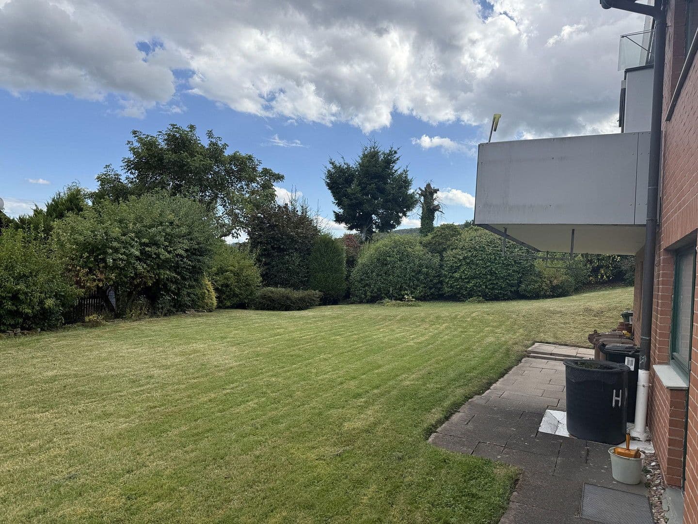 Predaj domu 190 m², pozemek 1.248 m², Reinhardshagen, Hesensko Predaj domu 190 m², pozemek 1.248 m², Reinhardshagen, Hesensko