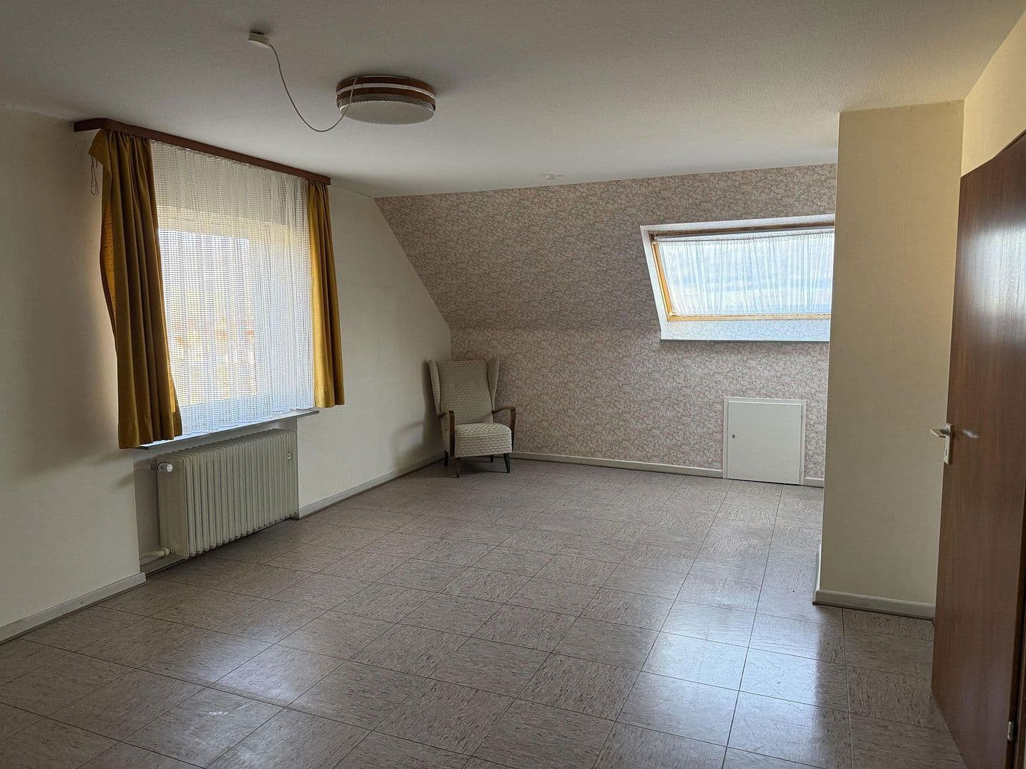 Predaj domu 190 m², pozemek 1.248 m², Reinhardshagen, Hesensko Predaj domu 190 m², pozemek 1.248 m², Reinhardshagen, Hesensko