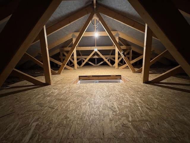 Prenájom domu 137 m², pozemek 300 m², Tiniusstr. 35, Berlin, Berlín Prenájom domu 137 m², pozemek 300 m², Tiniusstr. 35, Berlin, Berlín