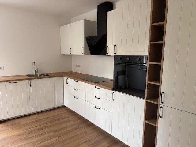 Prenájom domu 137 m², pozemek 300 m², Tiniusstr. 35, Berlin, Berlín Prenájom domu 137 m², pozemek 300 m², Tiniusstr. 35, Berlin, Berlín