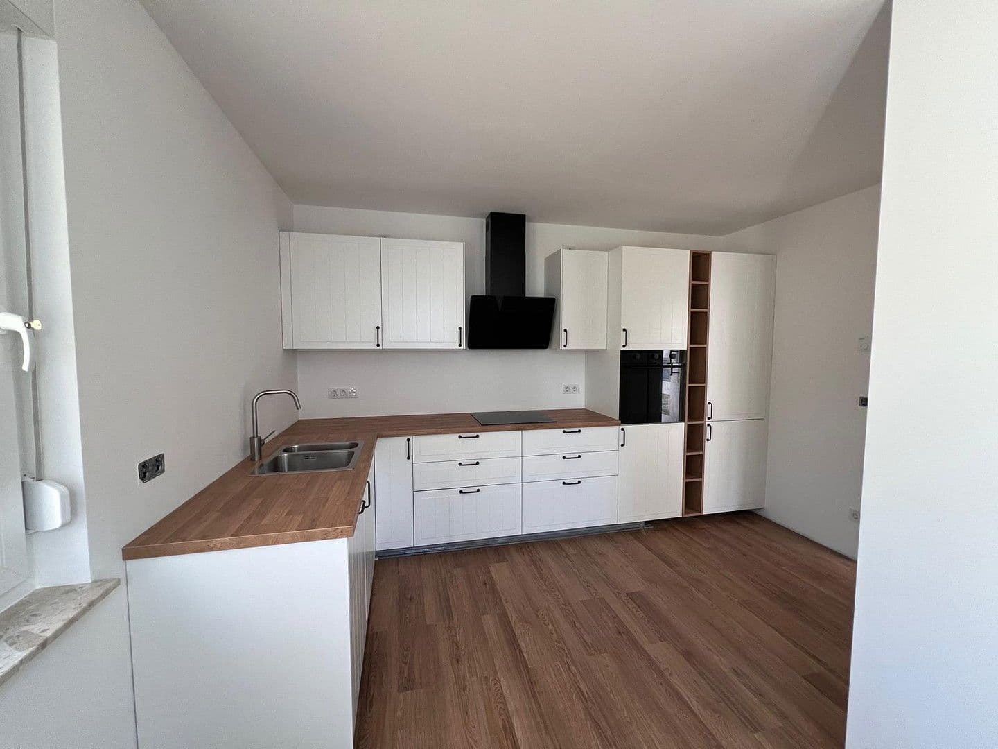 Prenájom domu 137 m², pozemek 300 m², Tiniusstr. 35, Berlin, Berlín Prenájom domu 137 m², pozemek 300 m², Tiniusstr. 35, Berlin, Berlín