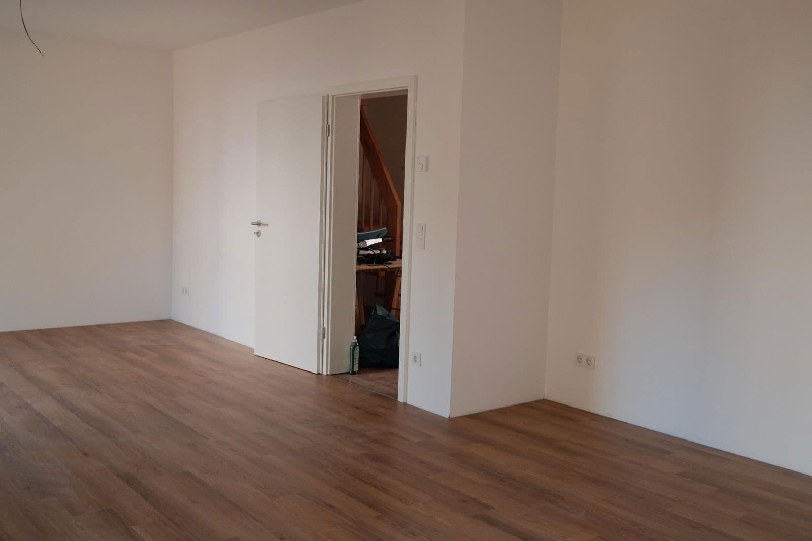 Prenájom domu 137 m², pozemek 300 m², Tiniusstr. 35, Berlin, Berlín Prenájom domu 137 m², pozemek 300 m², Tiniusstr. 35, Berlin, Berlín