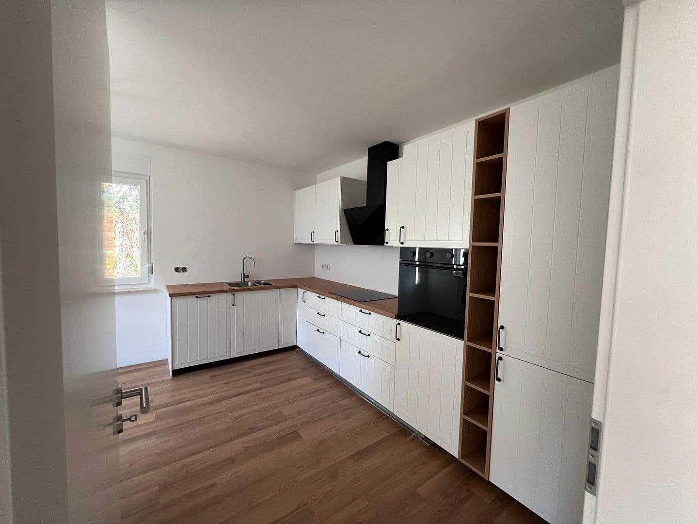 Prenájom domu 137 m², pozemek 300 m², Tiniusstr. 35, Berlin, Berlín Prenájom domu 137 m², pozemek 300 m², Tiniusstr. 35, Berlin, Berlín