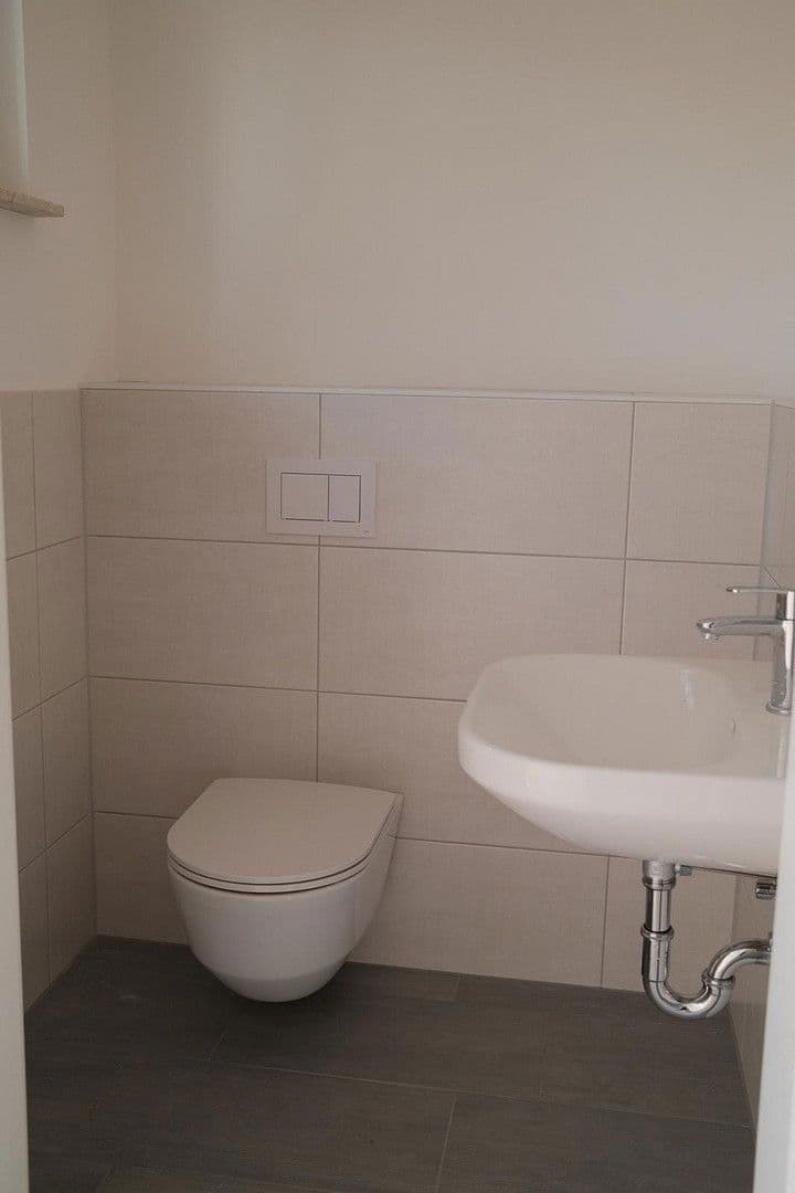 Prenájom domu 137 m², pozemek 300 m², Tiniusstr. 35, Berlin, Berlín Prenájom domu 137 m², pozemek 300 m², Tiniusstr. 35, Berlin, Berlín