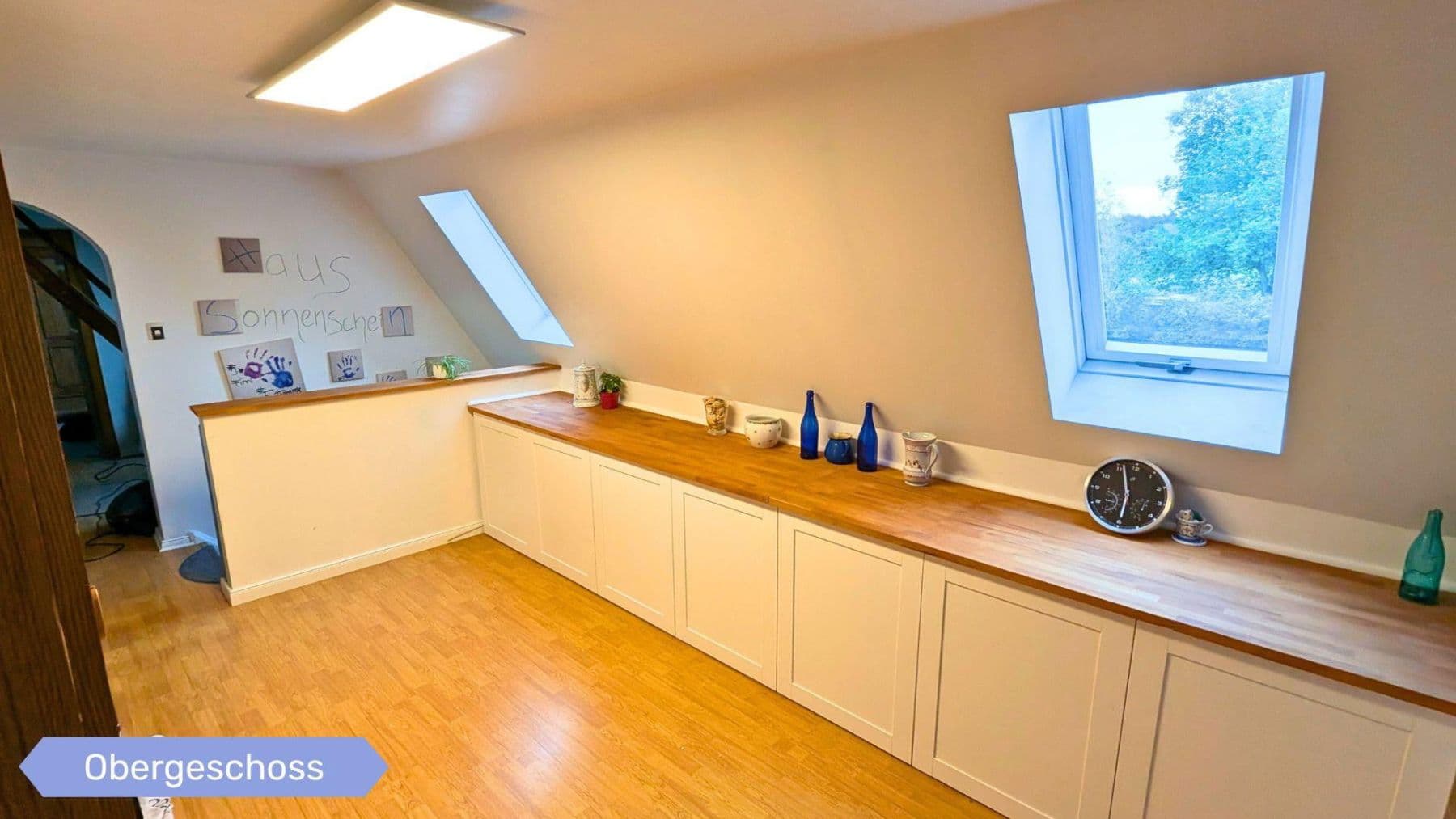 Predaj domu 213 m², pozemek 5.000 m², Garbsen, Dolné Sasko Predaj domu 213 m², pozemek 5.000 m², Garbsen, Dolné Sasko