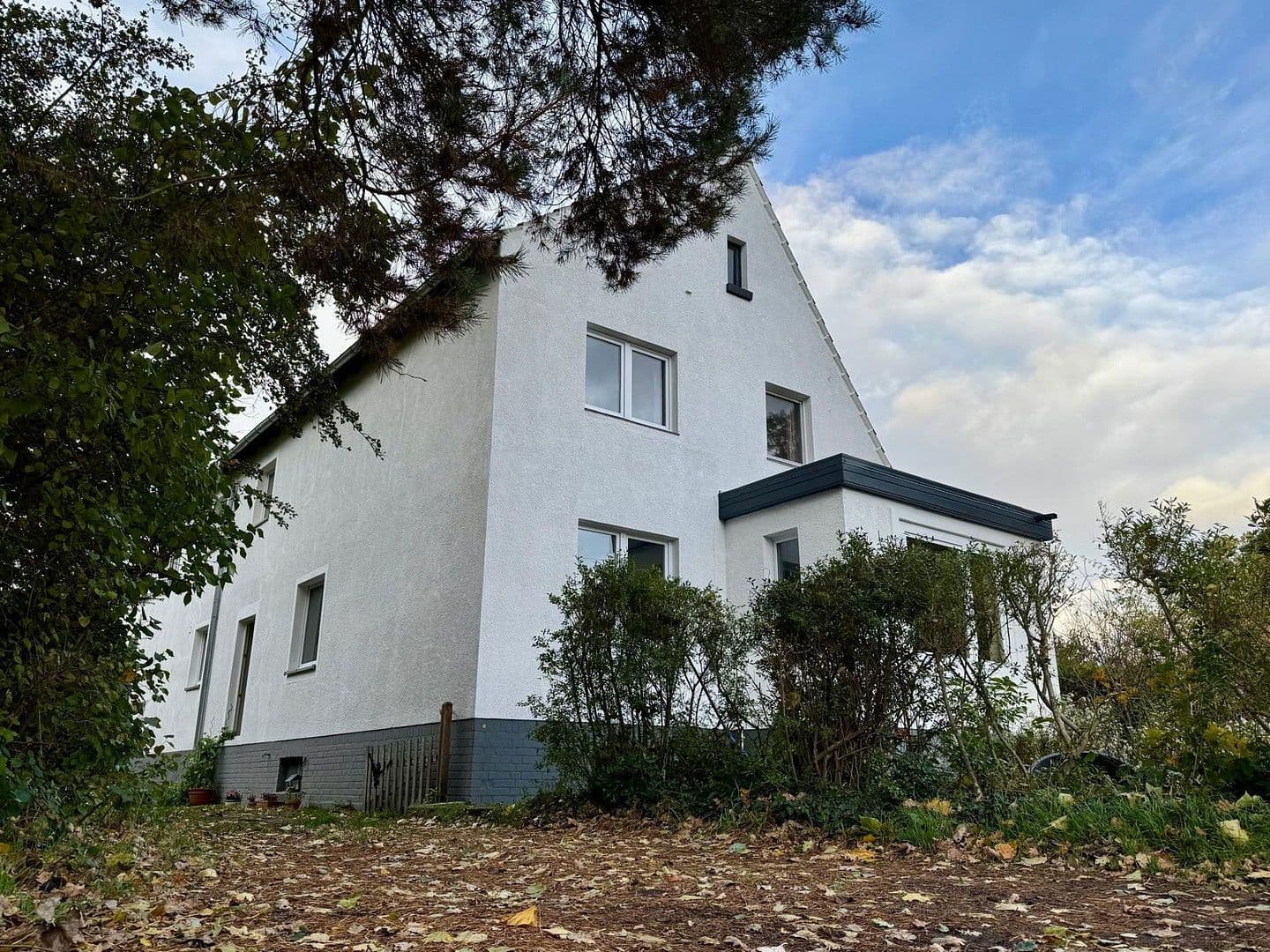 Predaj domu 213 m², pozemek 5.000 m², Garbsen, Dolné Sasko Predaj domu 213 m², pozemek 5.000 m², Garbsen, Dolné Sasko