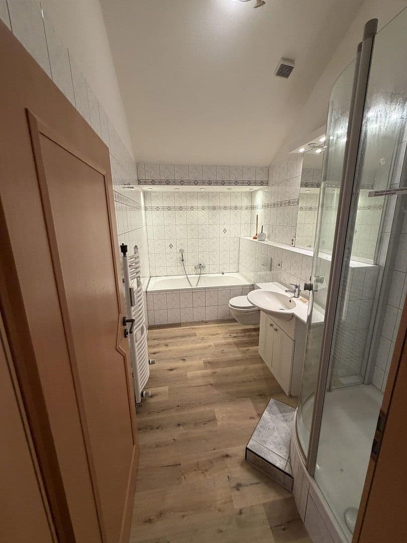 Prenájom bytu 4-izbový 151 m², Westliche Stadtmauerstraße 64, Erlangen, Bavorsko Prenájom bytu 4-izbový 151 m², Westliche Stadtmauerstraße 64, Erlangen, Bavorsko