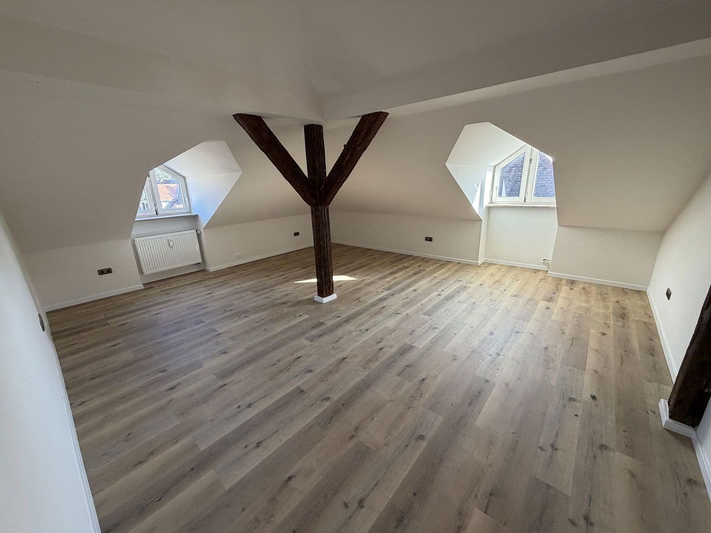 Prenájom bytu 4-izbový 151 m², Westliche Stadtmauerstraße 64, Erlangen, Bavorsko Prenájom bytu 4-izbový 151 m², Westliche Stadtmauerstraße 64, Erlangen, Bavorsko