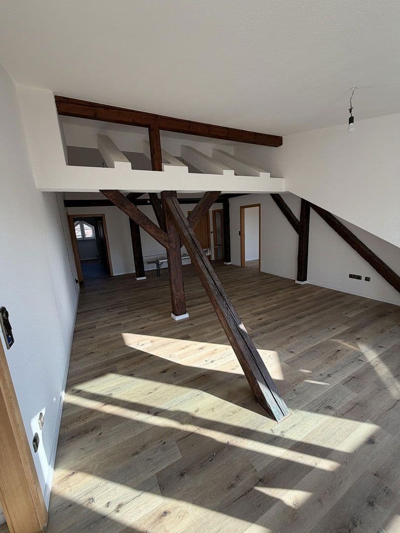 Prenájom bytu 4-izbový 151 m², Westliche Stadtmauerstraße 64, Erlangen, Bavorsko Prenájom bytu 4-izbový 151 m², Westliche Stadtmauerstraße 64, Erlangen, Bavorsko