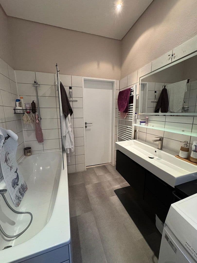 Prenájom bytu 3-izbový 92 m², Walder Straße 63, Hilden, Severné Porýnie - Westfálsko Prenájom bytu 3-izbový 92 m², Walder Straße 63, Hilden, Severné Porýnie - Westfálsko