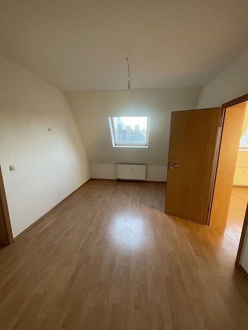Prenájom bytu 3-izbový 80 m², Bismarckstraße 264, Gelsenkirchen, Severné Porýnie - Westfálsko Prenájom bytu 3-izbový 80 m², Bismarckstraße 264, Gelsenkirchen, Severné Porýnie - Westfálsko