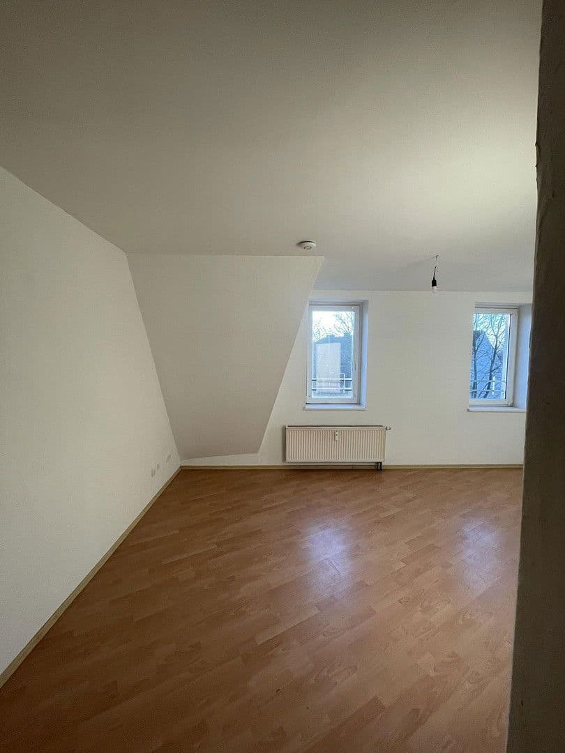 Prenájom bytu 3-izbový 80 m², Bismarckstraße 264, Gelsenkirchen, Severné Porýnie - Westfálsko Prenájom bytu 3-izbový 80 m², Bismarckstraße 264, Gelsenkirchen, Severné Porýnie - Westfálsko
