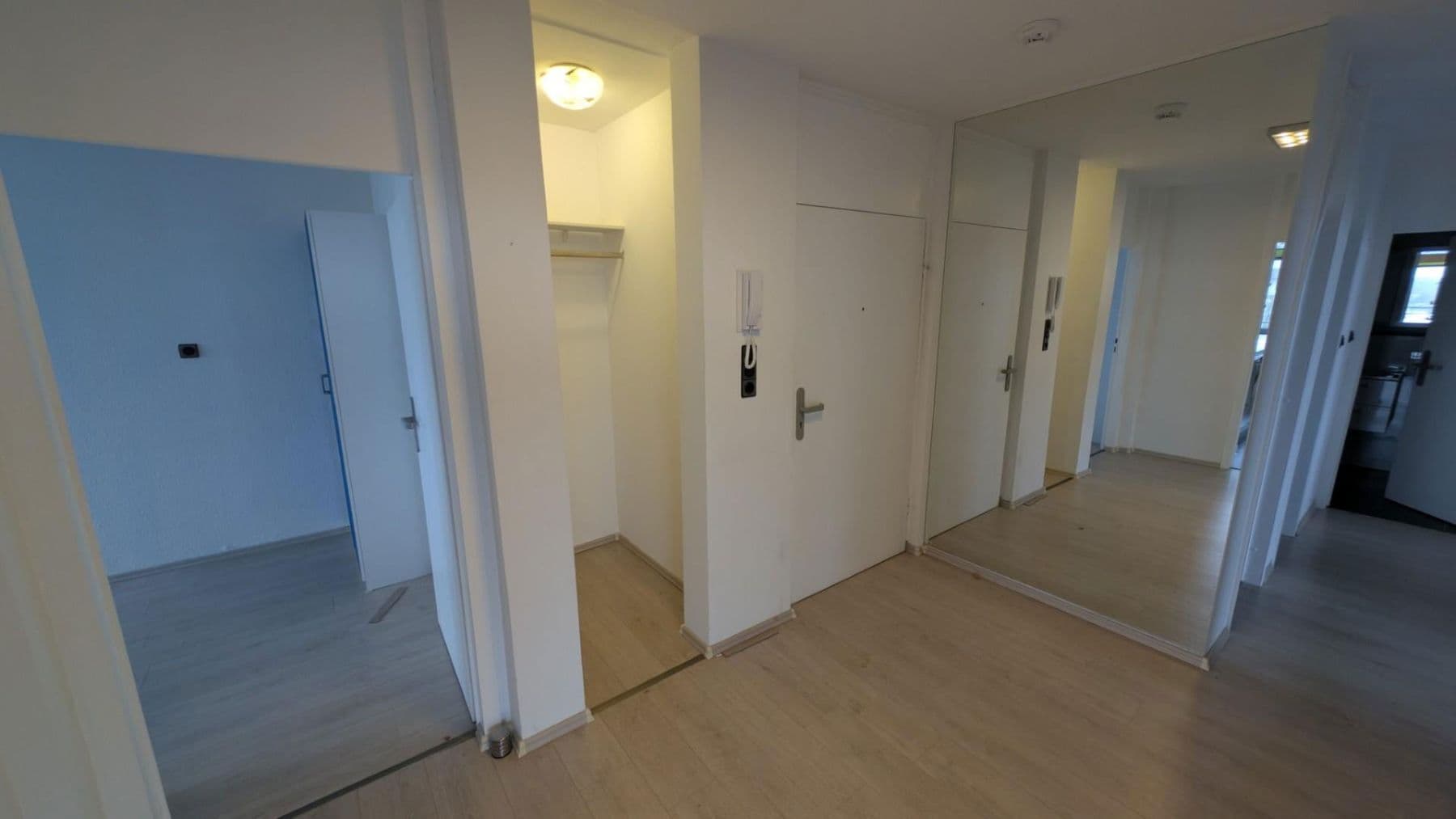 Predaj bytu 3-izbový 92 m², Theodor-Heuss-Straße 50, Wuppertal, Severné Porýnie - Westfálsko Predaj bytu 3-izbový 92 m², Theodor-Heuss-Straße 50, Wuppertal, Severné Porýnie - Westfálsko