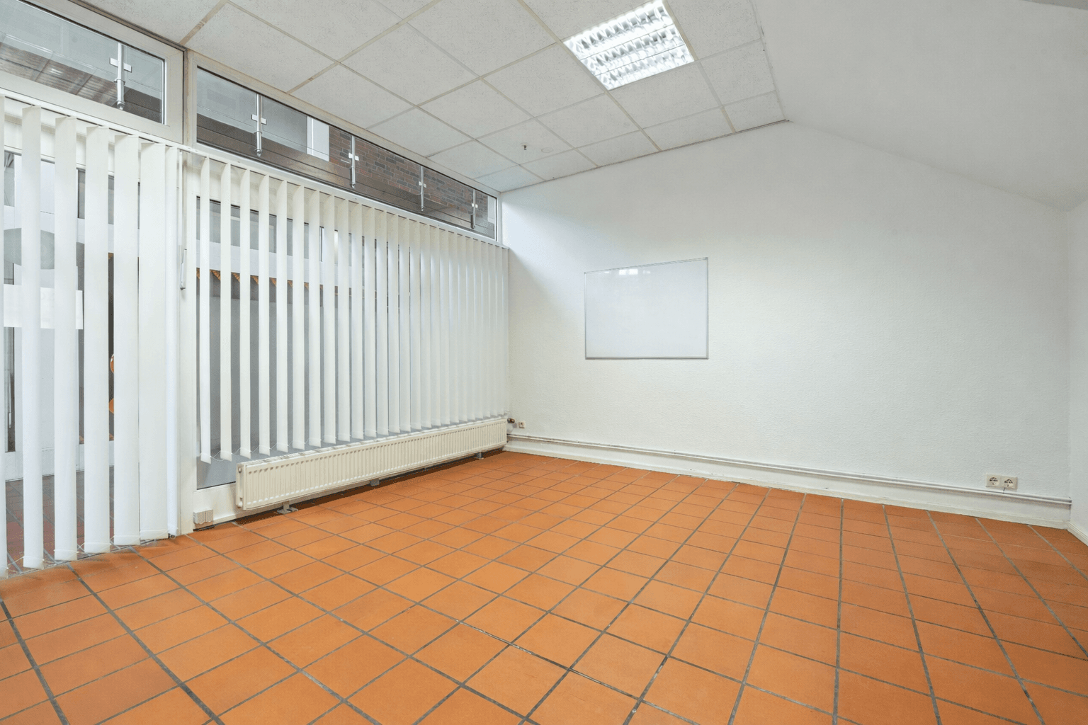 Predaj kancelárie 148 m², Winsen (Luhe), Dolné Sasko Predaj kancelárie 148 m², Winsen (Luhe), Dolné Sasko