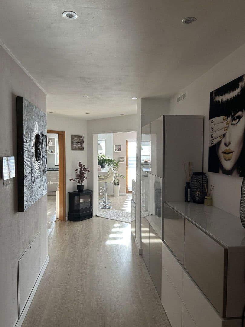 Predaj bytu 4-izbový 100 m², Sinsheim, Bádensko-Wurttembersko Predaj bytu 4-izbový 100 m², Sinsheim, Bádensko-Wurttembersko