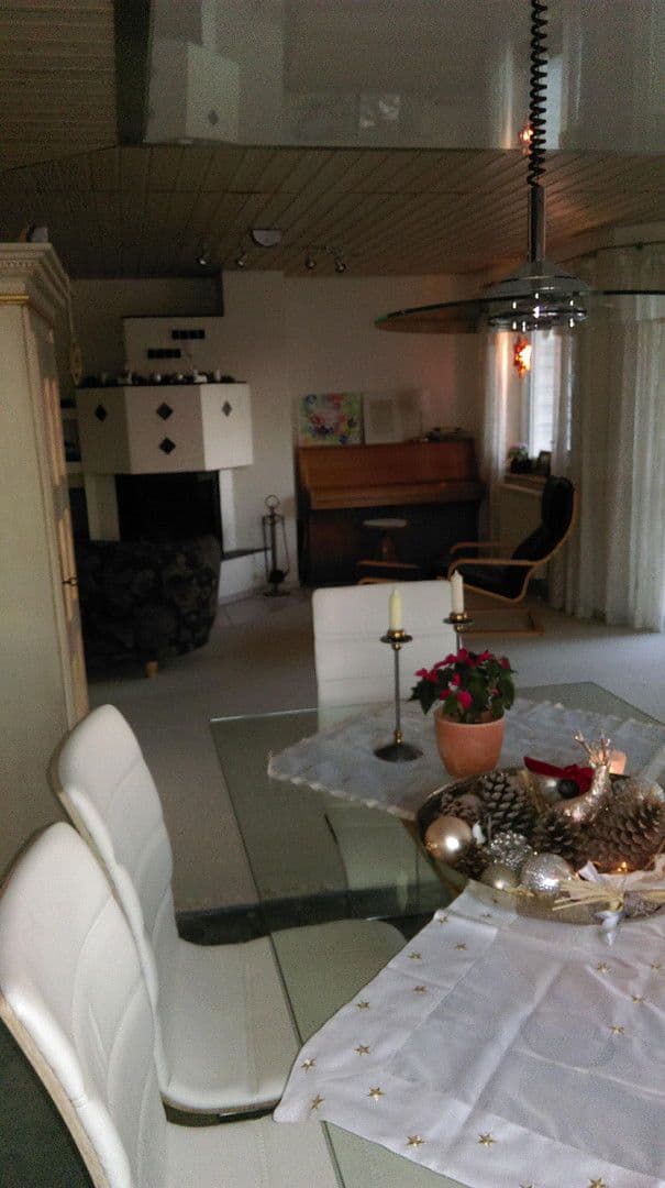 Predaj domu 206 m², pozemek 650 m², Leonberg, Bádensko-Wurttembersko Predaj domu 206 m², pozemek 650 m², Leonberg, Bádensko-Wurttembersko