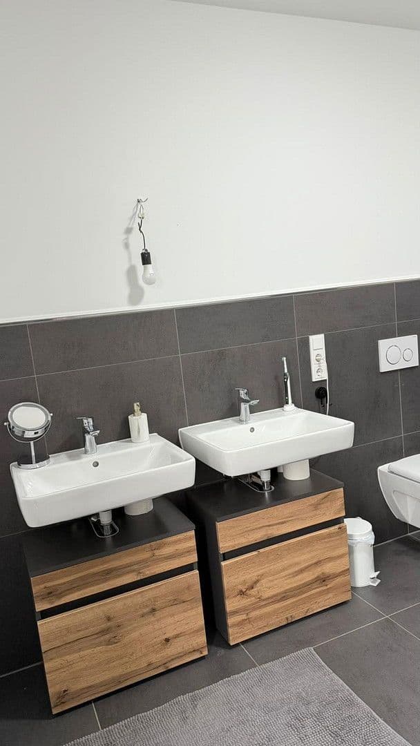 Prenájom bytu 3-izbový 159 m², Alte Ziegelei 23, Petersberg, Hesensko Prenájom bytu 3-izbový 159 m², Alte Ziegelei 23, Petersberg, Hesensko