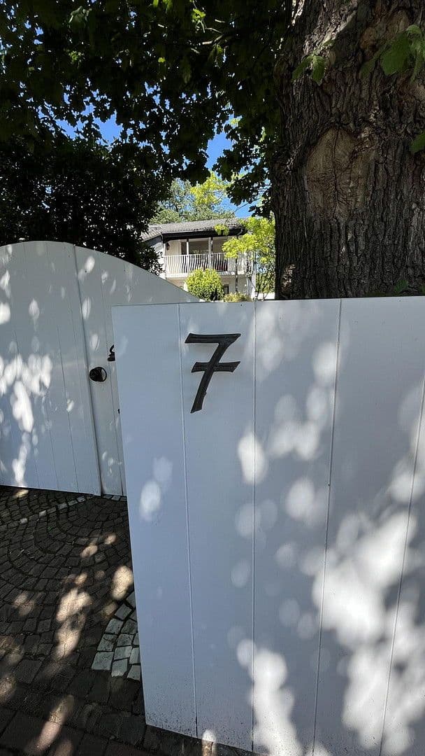 Prenájom domu 240 m², pozemek 450 m², Bad Homburg vor der Höhe, Hesensko Prenájom domu 240 m², pozemek 450 m², Bad Homburg vor der Höhe, Hesensko