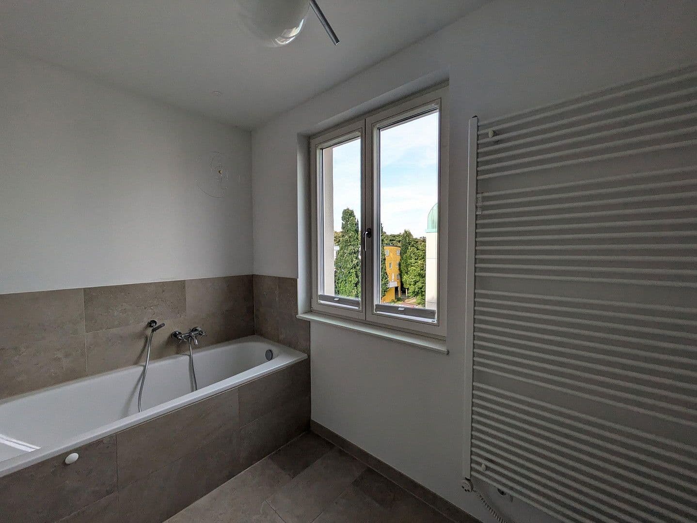 Prenájom bytu 3-izbový 129 m², Am Nikolaiquartier 7A, Potsdam, Brandenbursko Prenájom bytu 3-izbový 129 m², Am Nikolaiquartier 7A, Potsdam, Brandenbursko