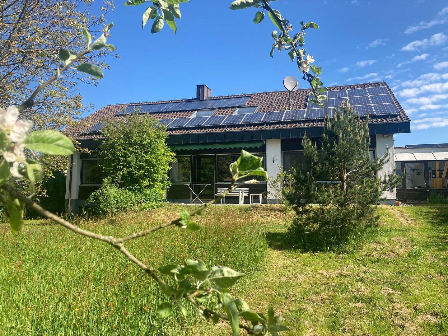 Predaj domu 213 m², pozemek 1.193 m², Jägersteig 11, Schrobenhausen, Bavorsko Predaj domu 213 m², pozemek 1.193 m², Jägersteig 11, Schrobenhausen, Bavorsko