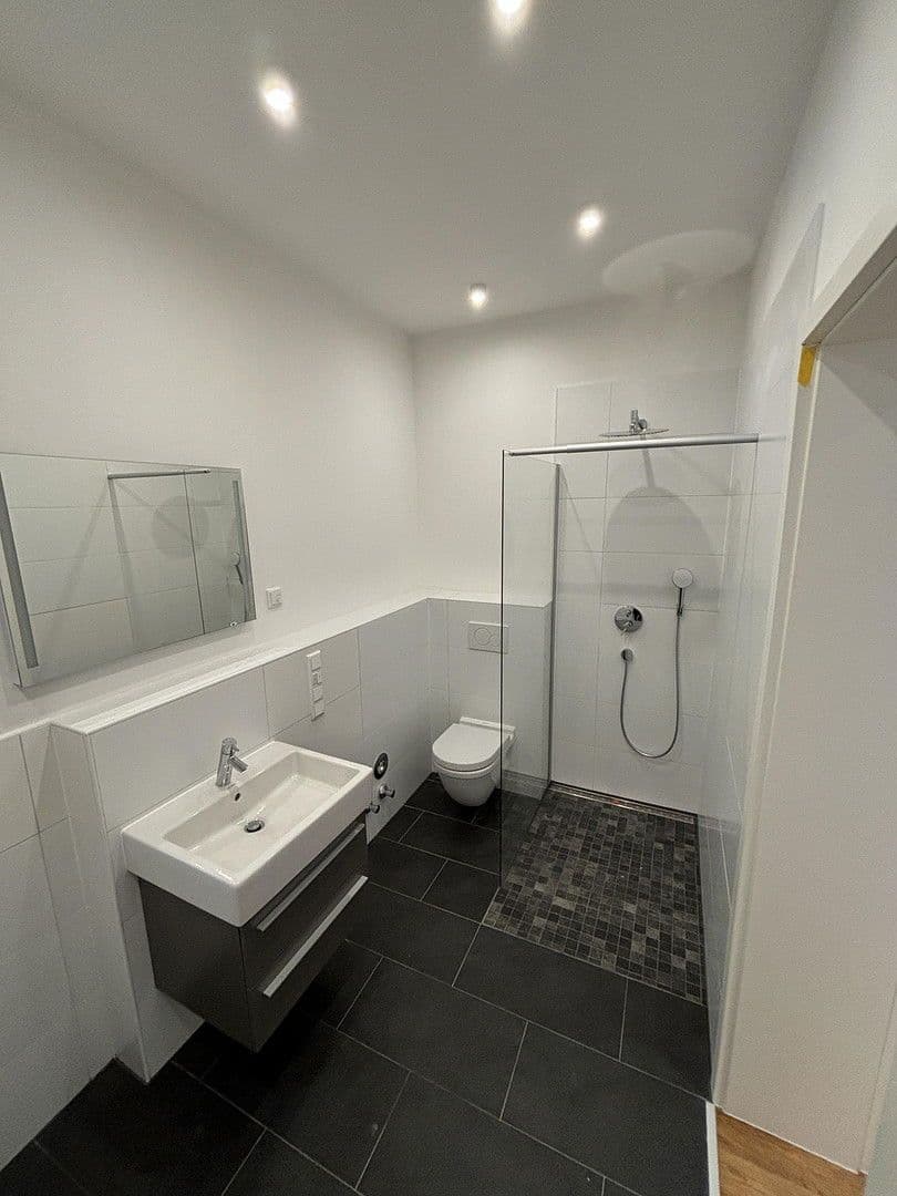 Prenájom bytu 2-izbový 77 m², Mainluststraße 13, Frankfurt am Main, Hesensko Prenájom bytu 2-izbový 77 m², Mainluststraße 13, Frankfurt am Main, Hesensko