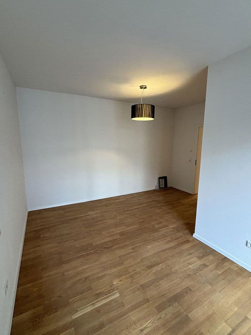 Prenájom bytu 2-izbový 77 m², Mainluststraße 13, Frankfurt am Main, Hesensko Prenájom bytu 2-izbový 77 m², Mainluststraße 13, Frankfurt am Main, Hesensko