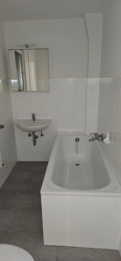 Prenájom bytu 2-izbový 55 m², Schlesische Straße 61, Düsseldorf, Severné Porýnie - Westfálsko Prenájom bytu 2-izbový 55 m², Schlesische Straße 61, Düsseldorf, Severné Porýnie - Westfálsko