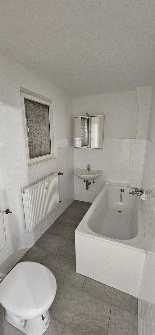 Prenájom bytu 2-izbový 55 m², Schlesische Straße 61, Düsseldorf, Severné Porýnie - Westfálsko Prenájom bytu 2-izbový 55 m², Schlesische Straße 61, Düsseldorf, Severné Porýnie - Westfálsko