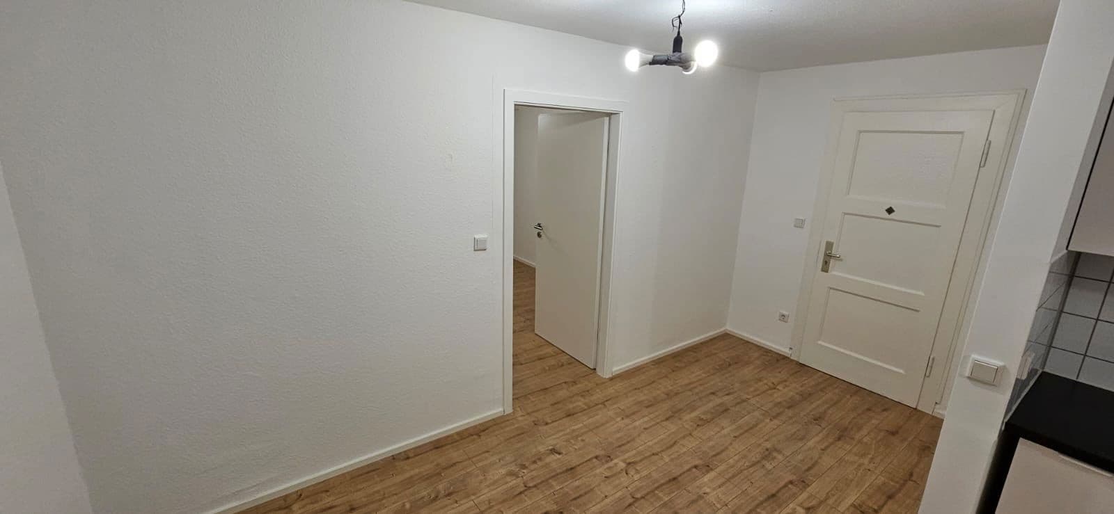 Prenájom bytu 2-izbový 55 m², Schlesische Straße 61, Düsseldorf, Severné Porýnie - Westfálsko Prenájom bytu 2-izbový 55 m², Schlesische Straße 61, Düsseldorf, Severné Porýnie - Westfálsko