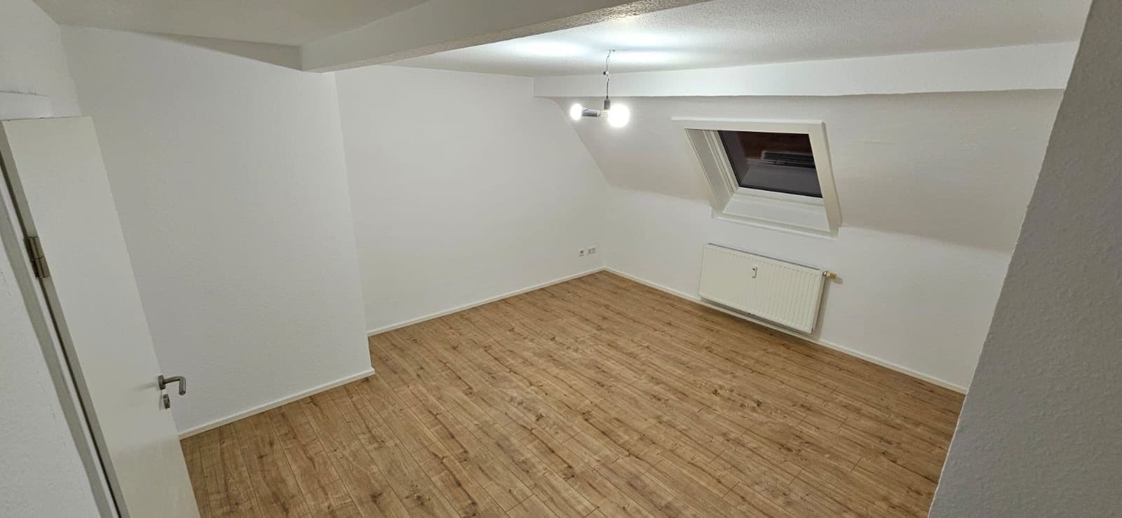 Prenájom bytu 2-izbový 55 m², Schlesische Straße 61, Düsseldorf, Severné Porýnie - Westfálsko Prenájom bytu 2-izbový 55 m², Schlesische Straße 61, Düsseldorf, Severné Porýnie - Westfálsko