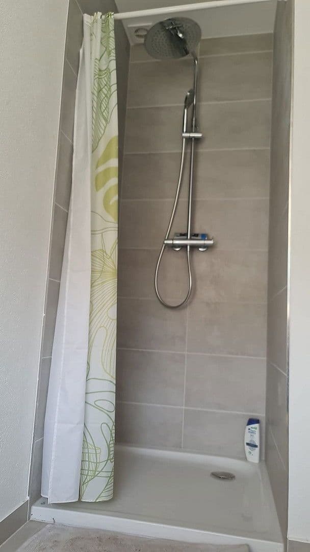 Prenájom bytu 6-izbový 20 m², Bergneustadt, Severné Porýnie - Westfálsko Prenájom bytu 6-izbový 20 m², Bergneustadt, Severné Porýnie - Westfálsko