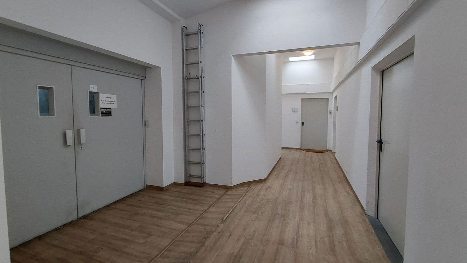 Prenájom kancelárie 158 m², Niemetzstr. 47-49, Berlin, Berlín Prenájom kancelárie 158 m², Niemetzstr. 47-49, Berlin, Berlín