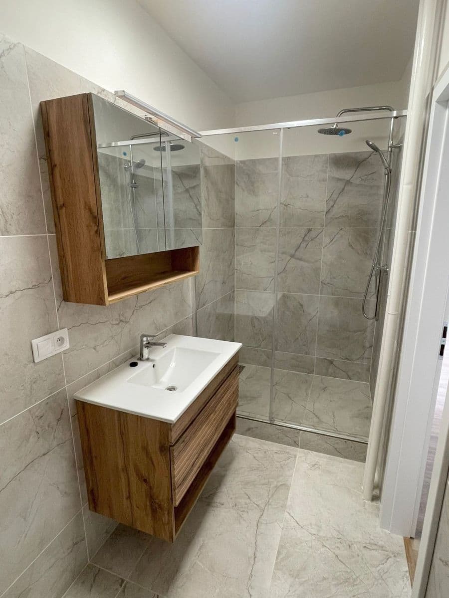 Prenájom bytu 1-izbový 36 m², Pod Lipami, Praha, Praha Prenájom bytu 1-izbový 36 m², Pod Lipami, Praha, Praha