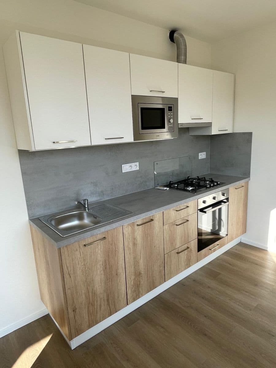 Prenájom bytu 1-izbový 36 m², Pod Lipami, Praha, Praha Prenájom bytu 1-izbový 36 m², Pod Lipami, Praha, Praha