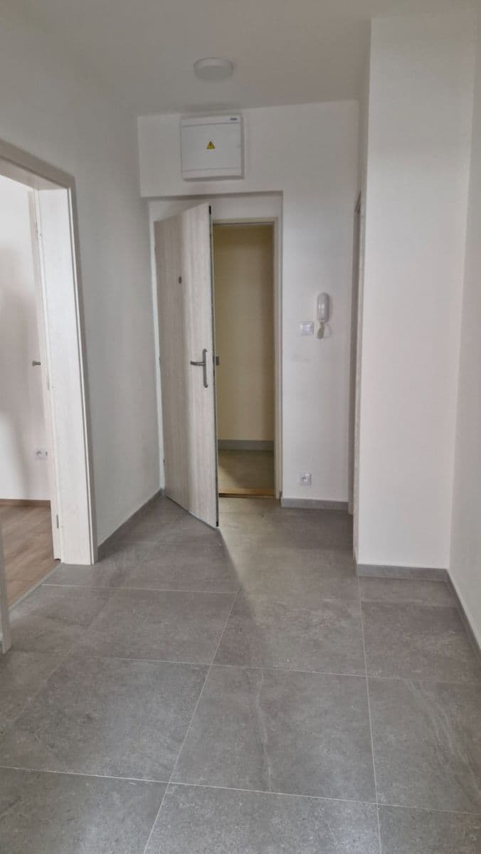 Prenájom bytu 2-izbový 60 m², Chvalovka, Brno, Jihomoravský kraj Prenájom bytu 2-izbový 60 m², Chvalovka, Brno, Jihomoravský kraj