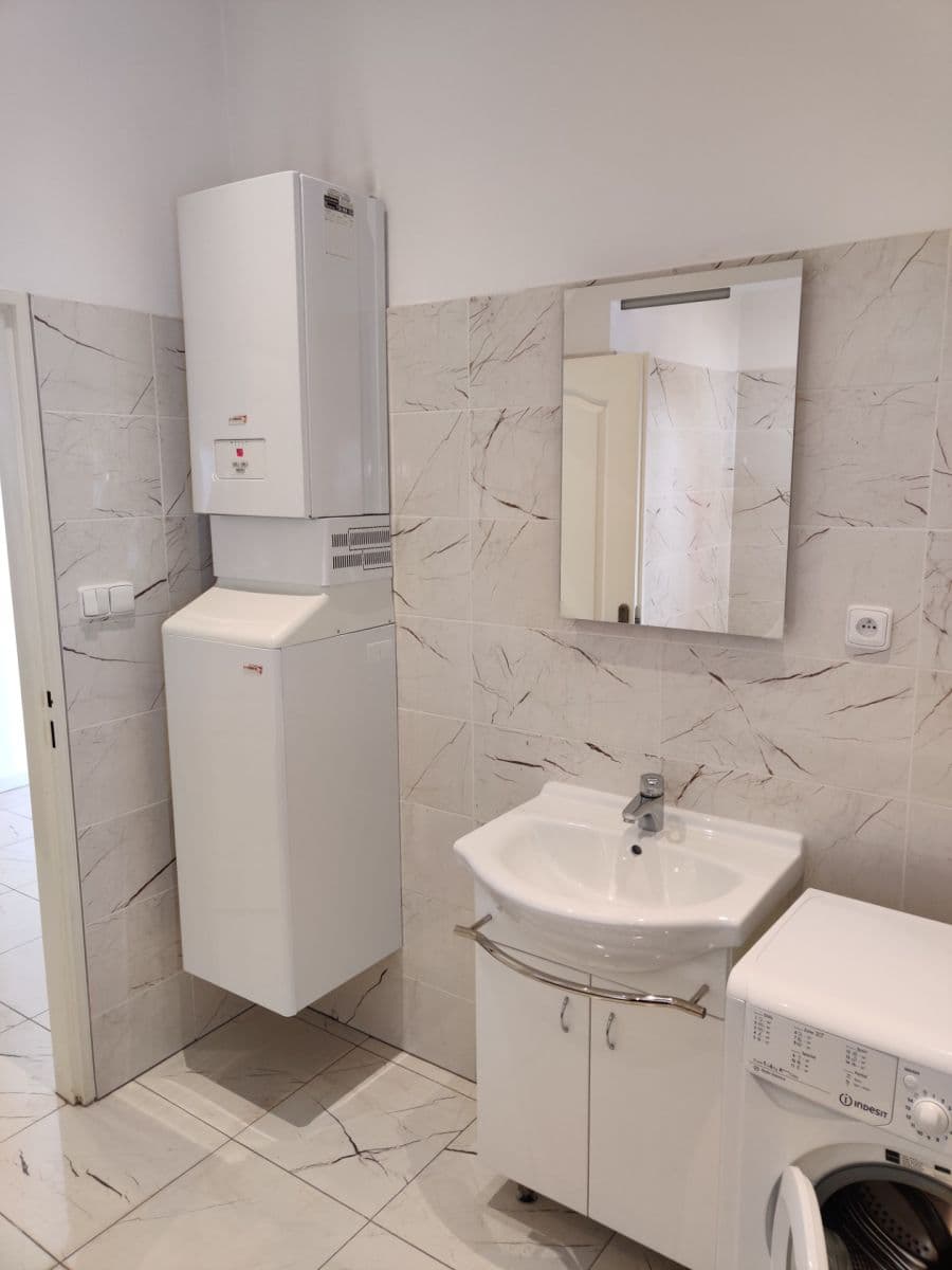 Prenájom bytu 2-izbový 54 m², Moskevská, Praha, Praha Prenájom bytu 2-izbový 54 m², Moskevská, Praha, Praha