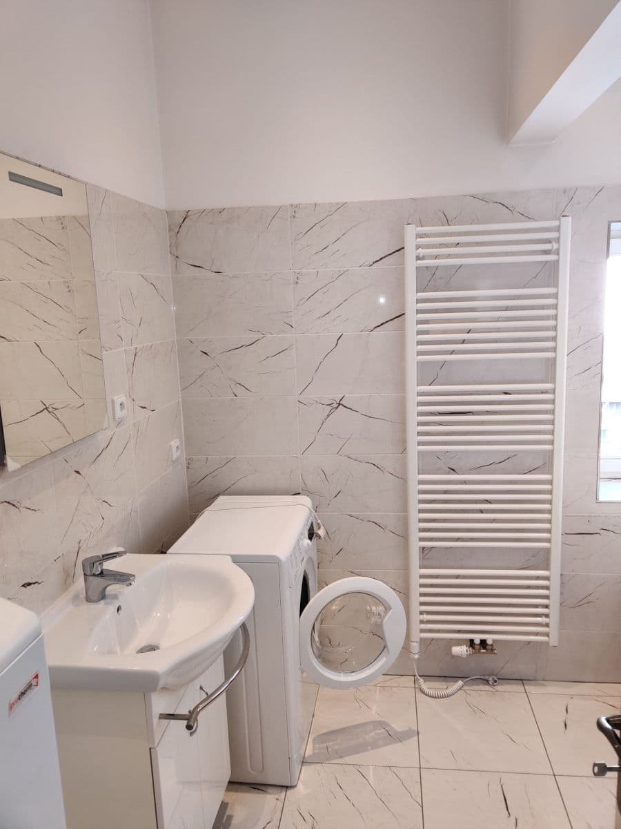 Prenájom bytu 2-izbový 54 m², Moskevská, Praha, Praha Prenájom bytu 2-izbový 54 m², Moskevská, Praha, Praha