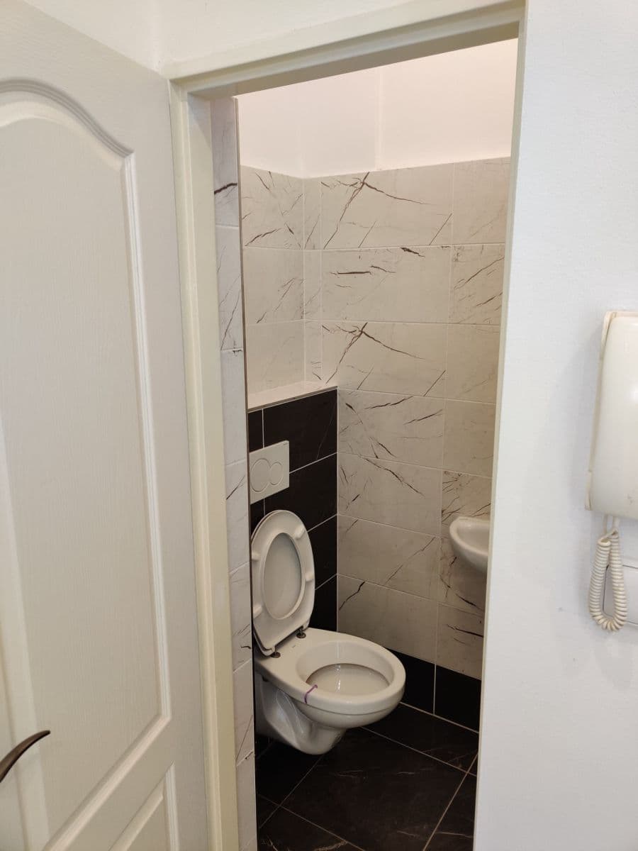 Prenájom bytu 2-izbový 54 m², Moskevská, Praha, Praha Prenájom bytu 2-izbový 54 m², Moskevská, Praha, Praha