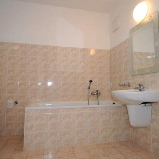 Predaj bytu 3-izbový 78 m², Jeřabinová, Praha, Praha Predaj bytu 3-izbový 78 m², Jeřabinová, Praha, Praha