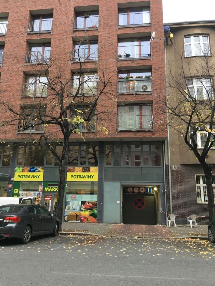 Prenájom garáže 13 m², Praha, Praha Prenájom garáže 13 m², Praha, Praha