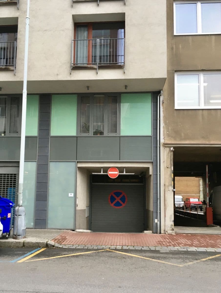 Prenájom garáže 13 m², Praha, Praha Prenájom garáže 13 m², Praha, Praha