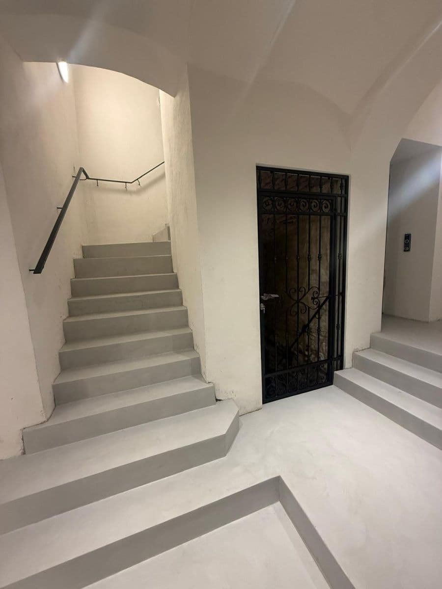 Predaj bytu 2-izbový 57 m², Zámočnícka, Bratislava - mestská časť Staré Mesto, Bratislavský kraj Predaj bytu 2-izbový 57 m², Zámočnícka, Bratislava - mestská časť Staré Mesto, Bratislavský kraj