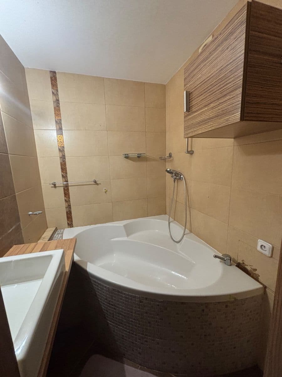 Prenájom bytu 3-izbový 80 m², U Lesíka, Tanvald, Liberecký kraj Prenájom bytu 3-izbový 80 m², U Lesíka, Tanvald, Liberecký kraj