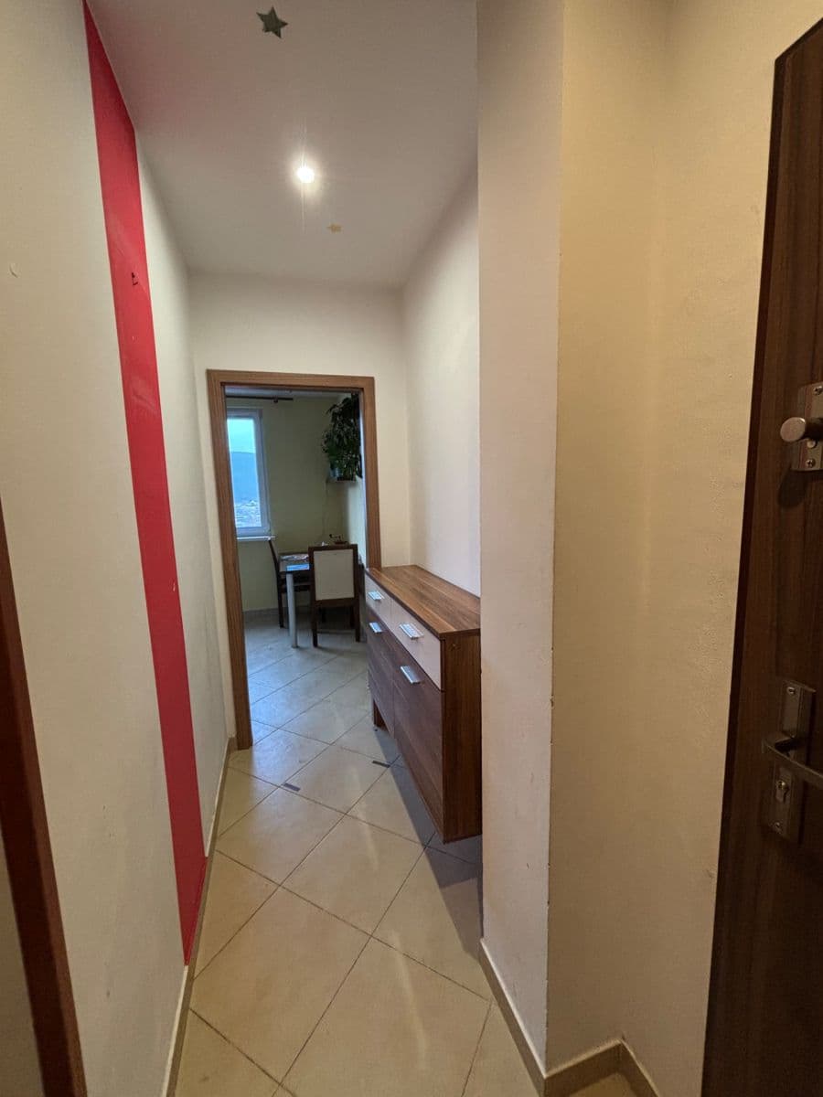 Prenájom bytu 3-izbový 80 m², U Lesíka, Tanvald, Liberecký kraj Prenájom bytu 3-izbový 80 m², U Lesíka, Tanvald, Liberecký kraj