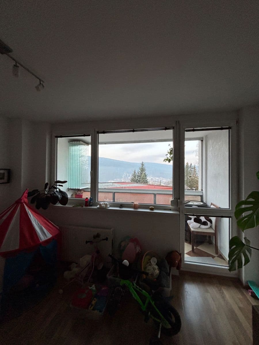 Prenájom bytu 3-izbový 80 m², U Lesíka, Tanvald, Liberecký kraj Prenájom bytu 3-izbový 80 m², U Lesíka, Tanvald, Liberecký kraj