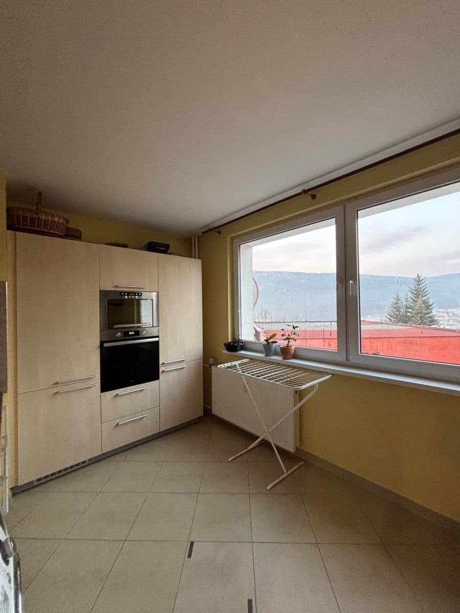 Prenájom bytu 3-izbový 80 m², U Lesíka, Tanvald, Liberecký kraj Prenájom bytu 3-izbový 80 m², U Lesíka, Tanvald, Liberecký kraj