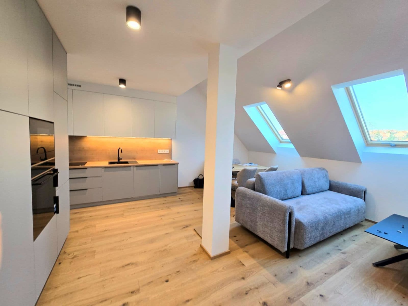 Predaj bytu 3-izbový 84 m², Ruská, Praha, Praha Predaj bytu 3-izbový 84 m², Ruská, Praha, Praha